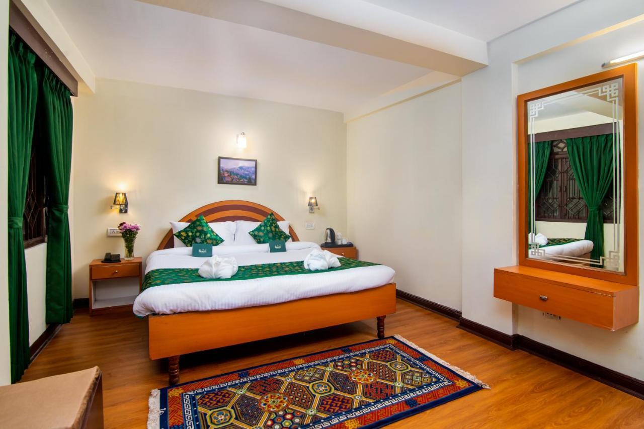 Hotel Muscatel Bhumsang - 200 Mts From Mall Road