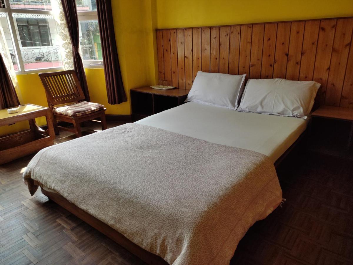 Mhelung Hotel *
