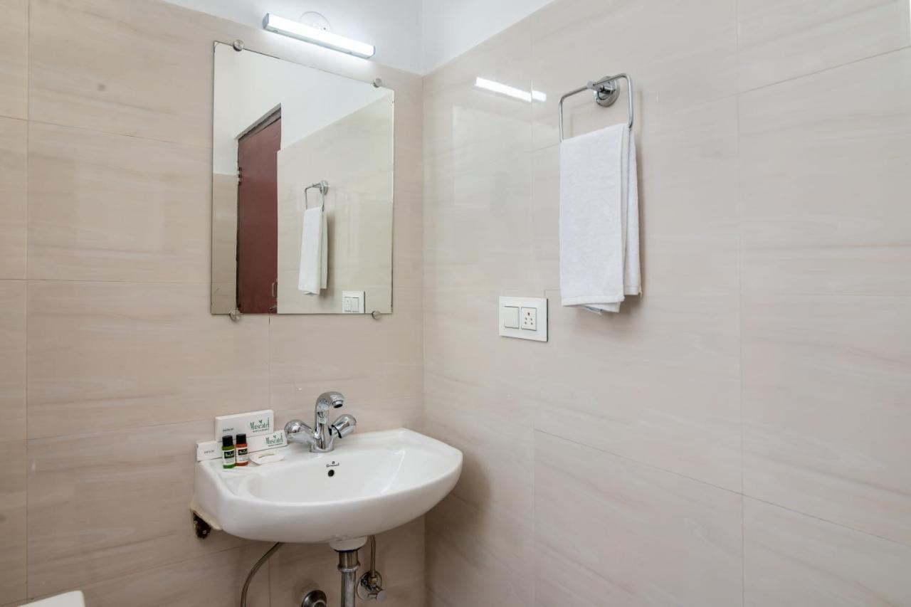 Hotel Muscatel Roma - 400 Mts From Mall Road 3*