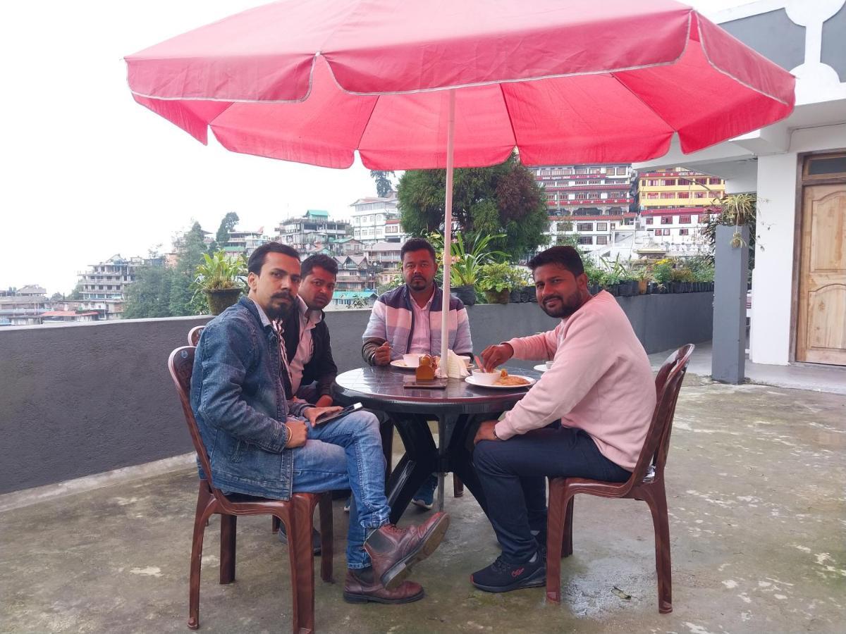 Sunakhari Darjeeling Homestay *
