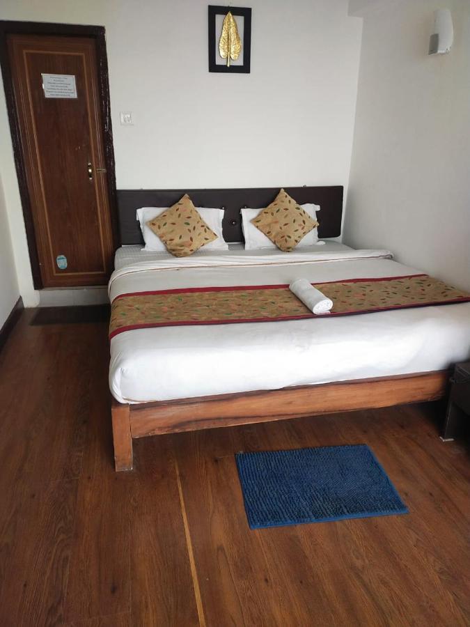 Hotel The Golden Leaf 3*
