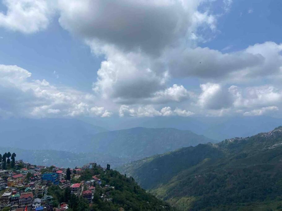 Norbu's * Darjeeling (West Bengal)
