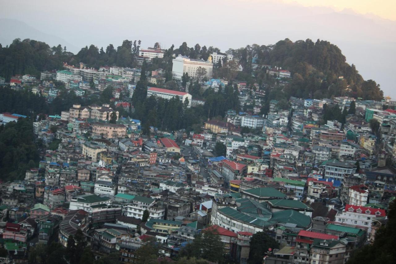 Birds Eye Mountain View * Darjeeling (West Bengal)