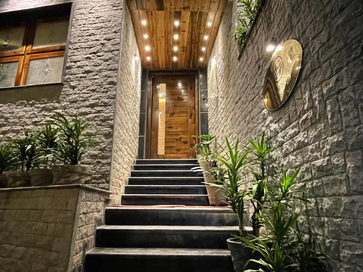 Sanderling Residency & Hotel *