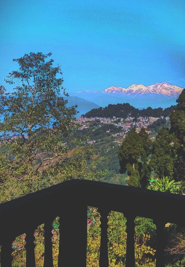 Hotel Sakura Mountain View 10 Mins From Mall Road