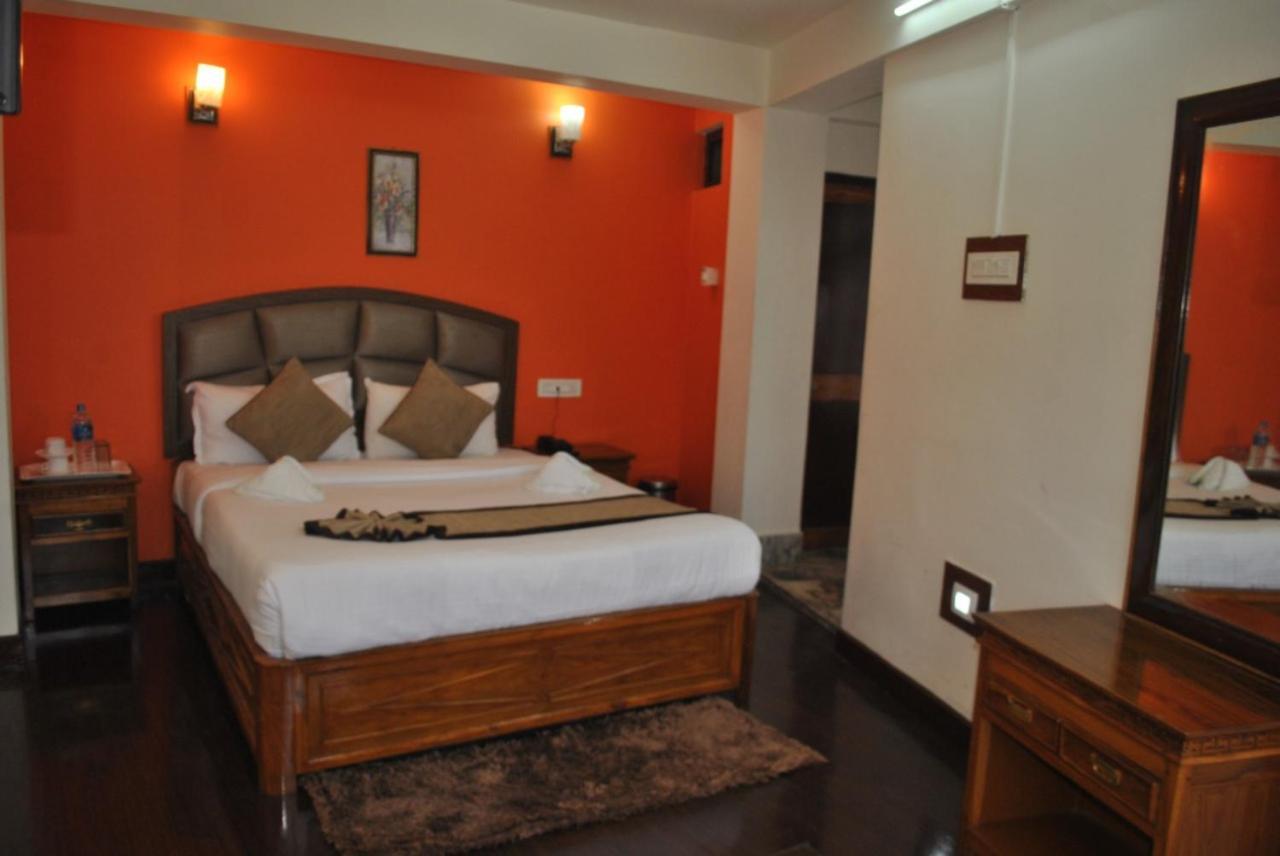 Goroomgo Kasturi Palace Darjeeling
