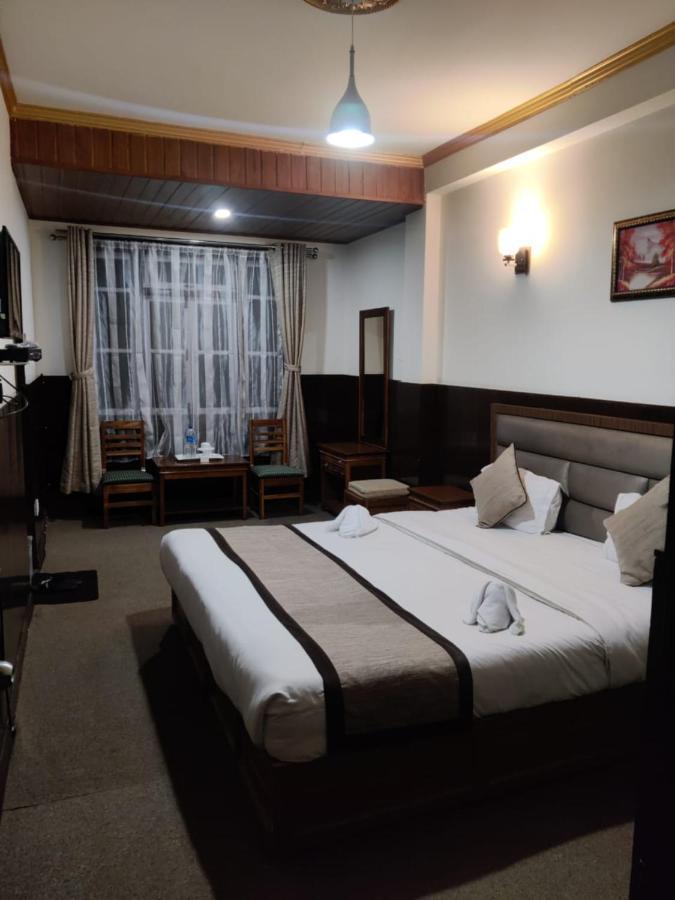 Goroomgo Kasturi Palace Darjeeling Hotel