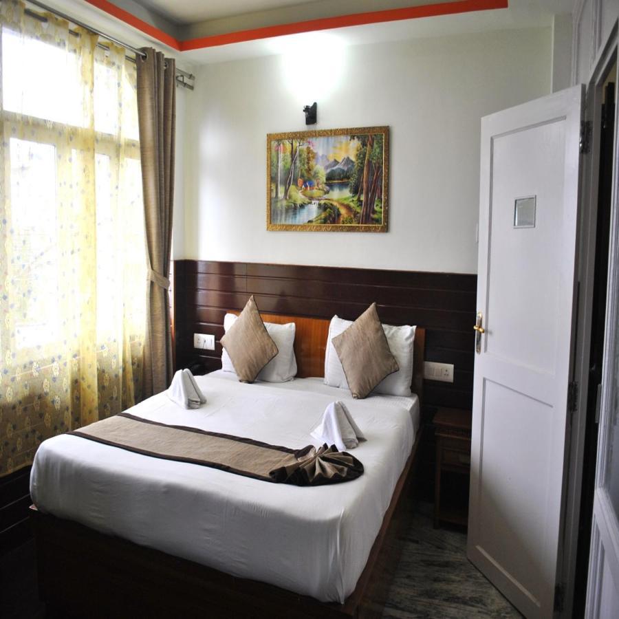 Goroomgo Kasturi Palace Darjeeling Hotel 3*
