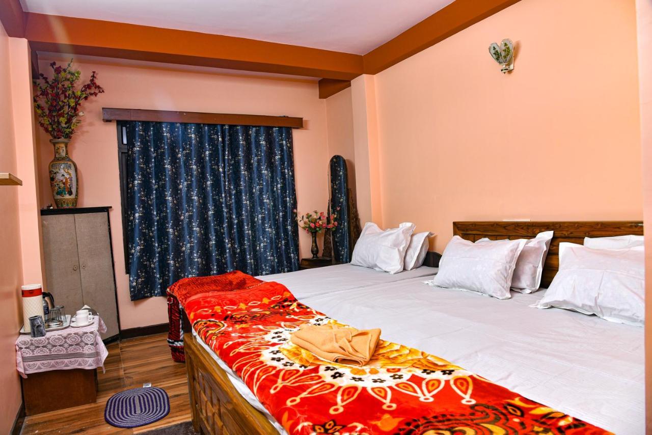 Darjeeling Singalila -300 Miter From Mall Hotel