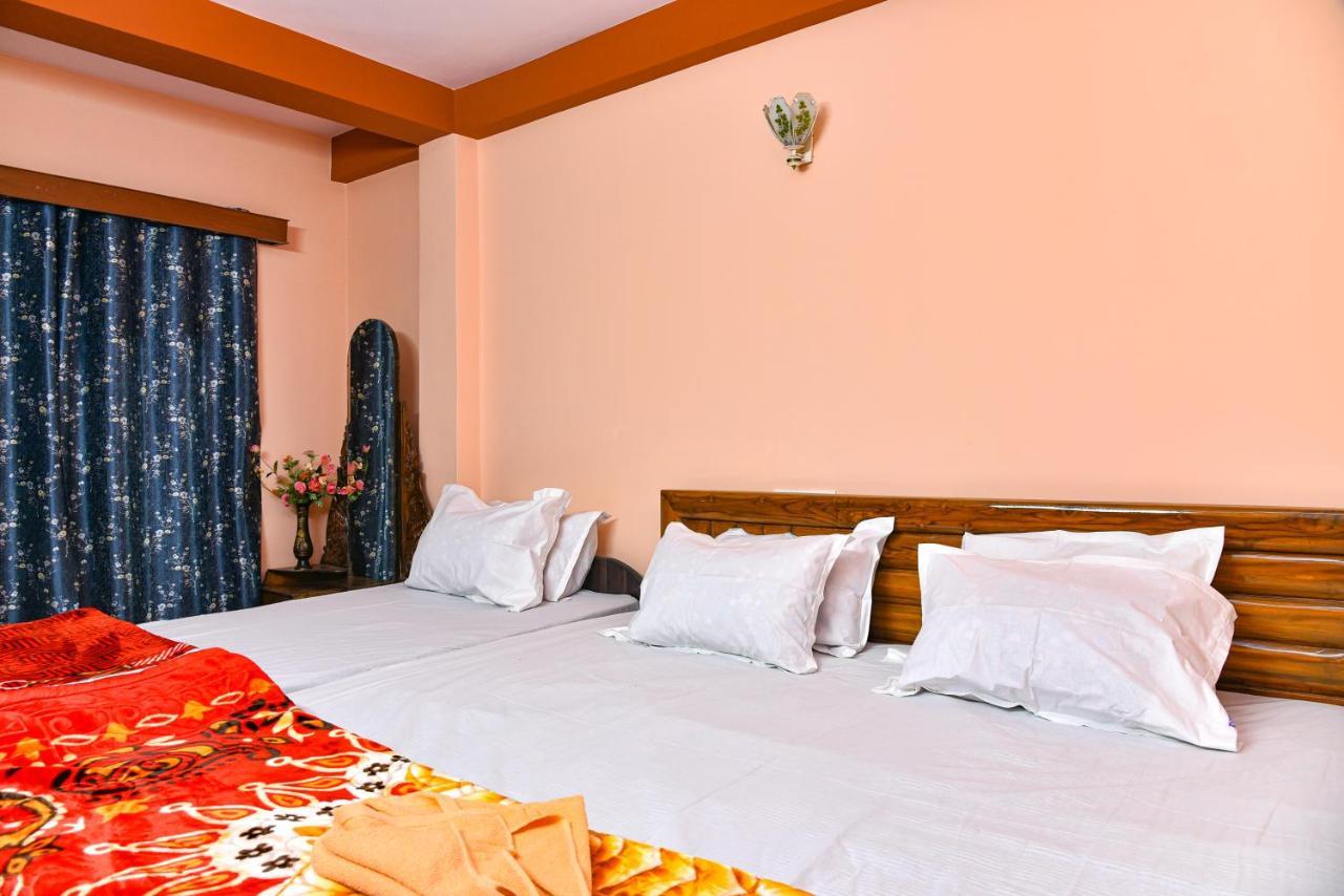 Hotel Darjeeling Singalila -300 Miter From Mall Darjeeling (West Bengal)
