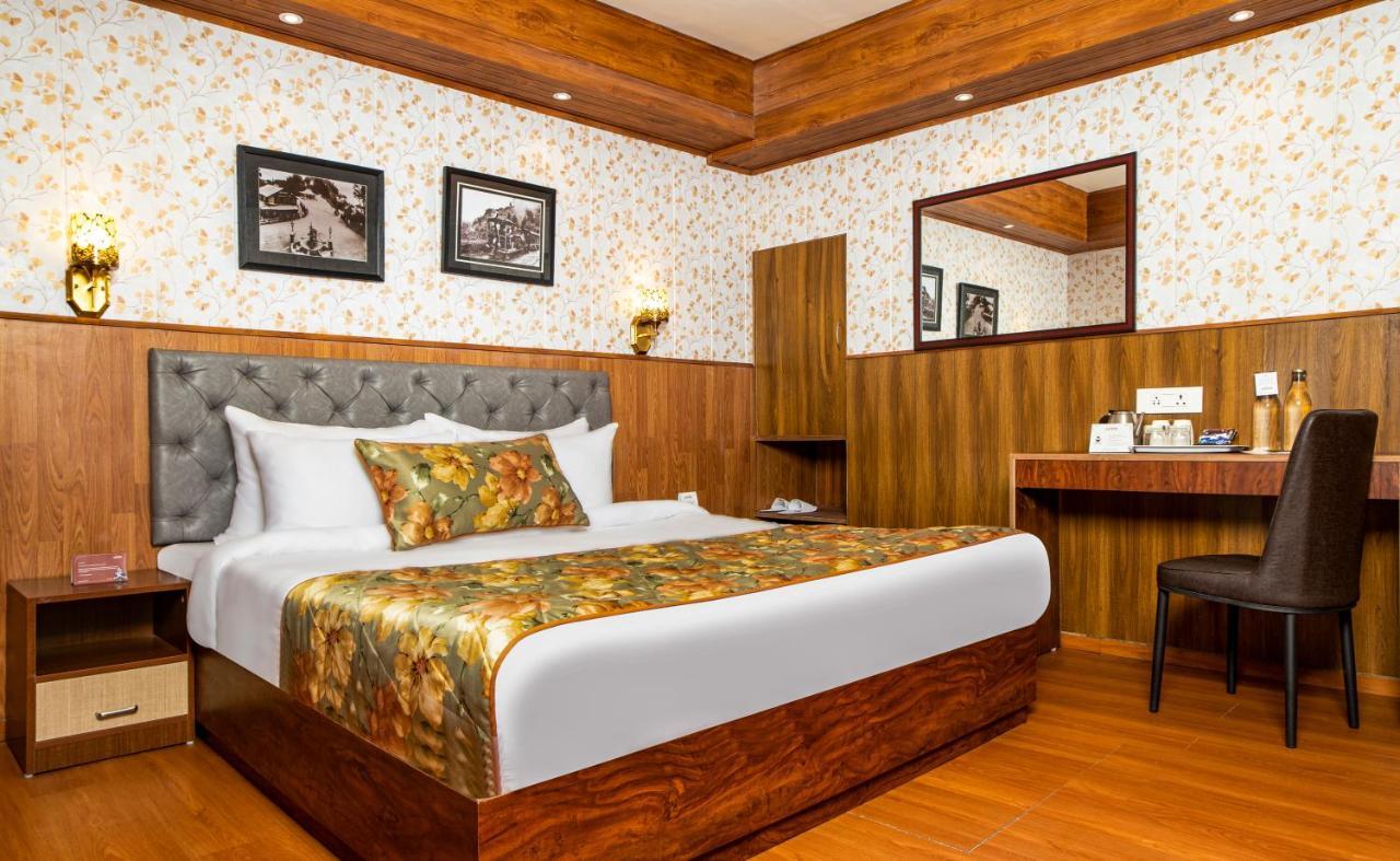 Resort Summit Oakden & Mall Road 4*