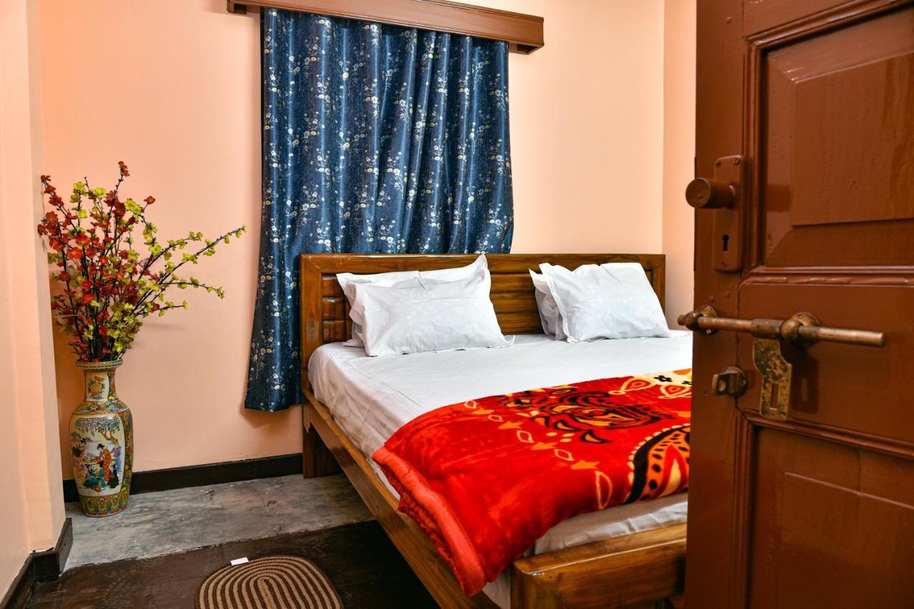 Darjeeling Singalila -300 Miter From Mall Hotel