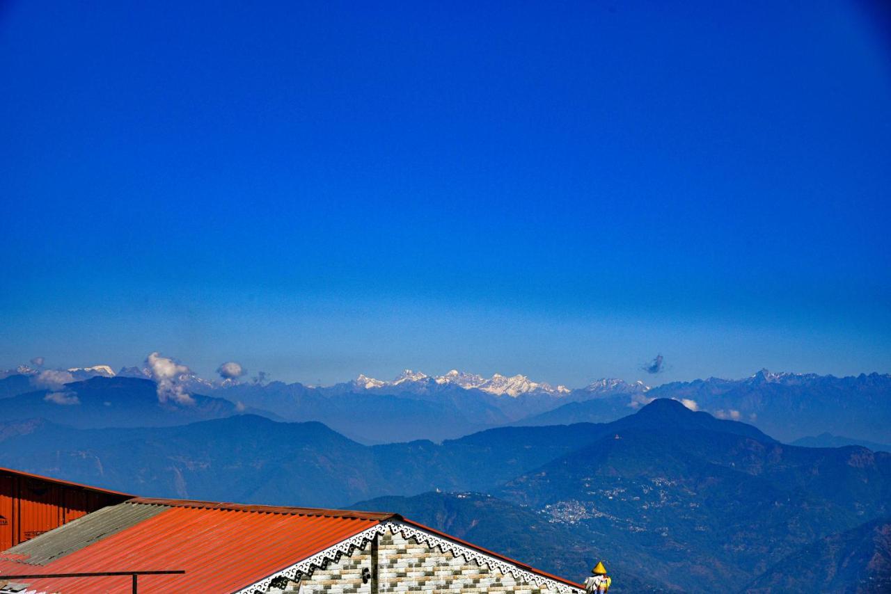Hotel Darjeeling Singalila -300 Miter From Mall 2*