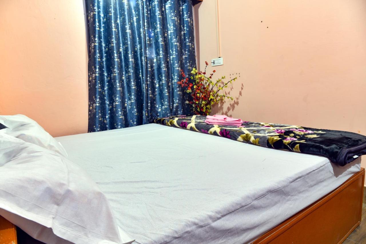 Darjeeling Singalila -300 Miter From Mall Hotel 2*