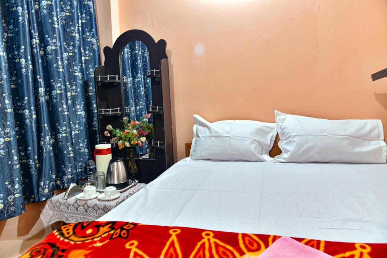 Hotel Darjeeling Singalila -300 Miter From Mall Darjeeling (West Bengal)