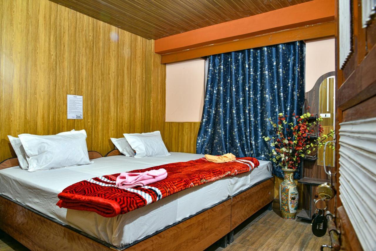Darjeeling Singalila -300 Miter From Mall Hotel