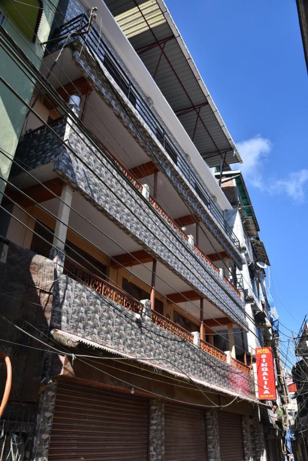 Hotel Darjeeling Singalila -300 Miter From Mall 2*