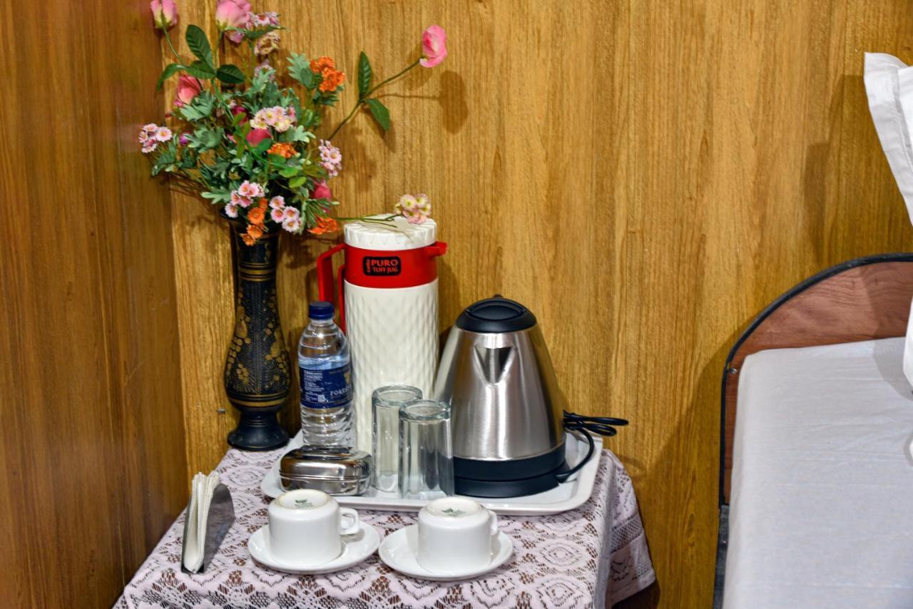 Hotel Darjeeling Singalila -300 Miter From Mall 2*