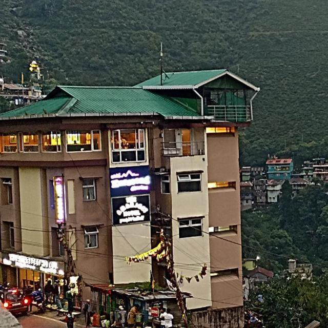 Hotel Amarjeet 4*