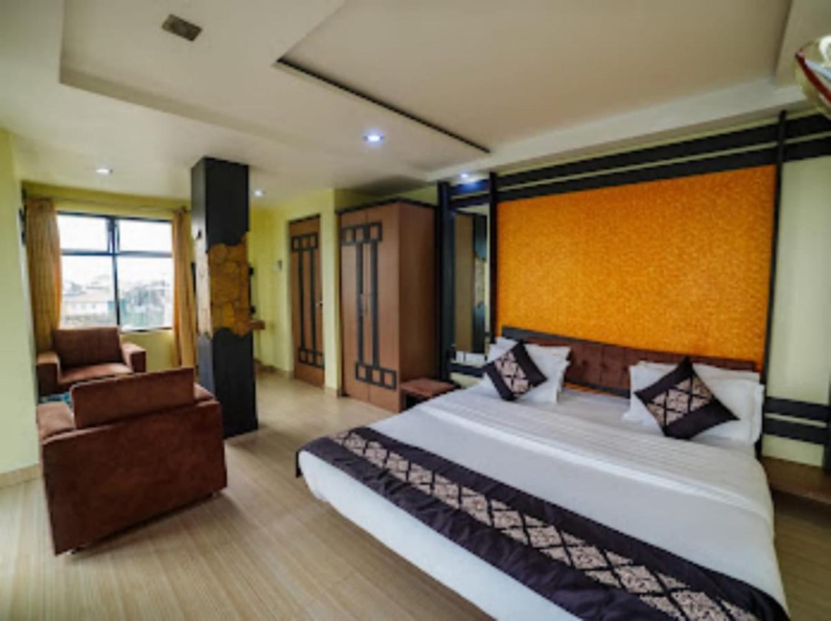 Amarjeet Hotel 4*