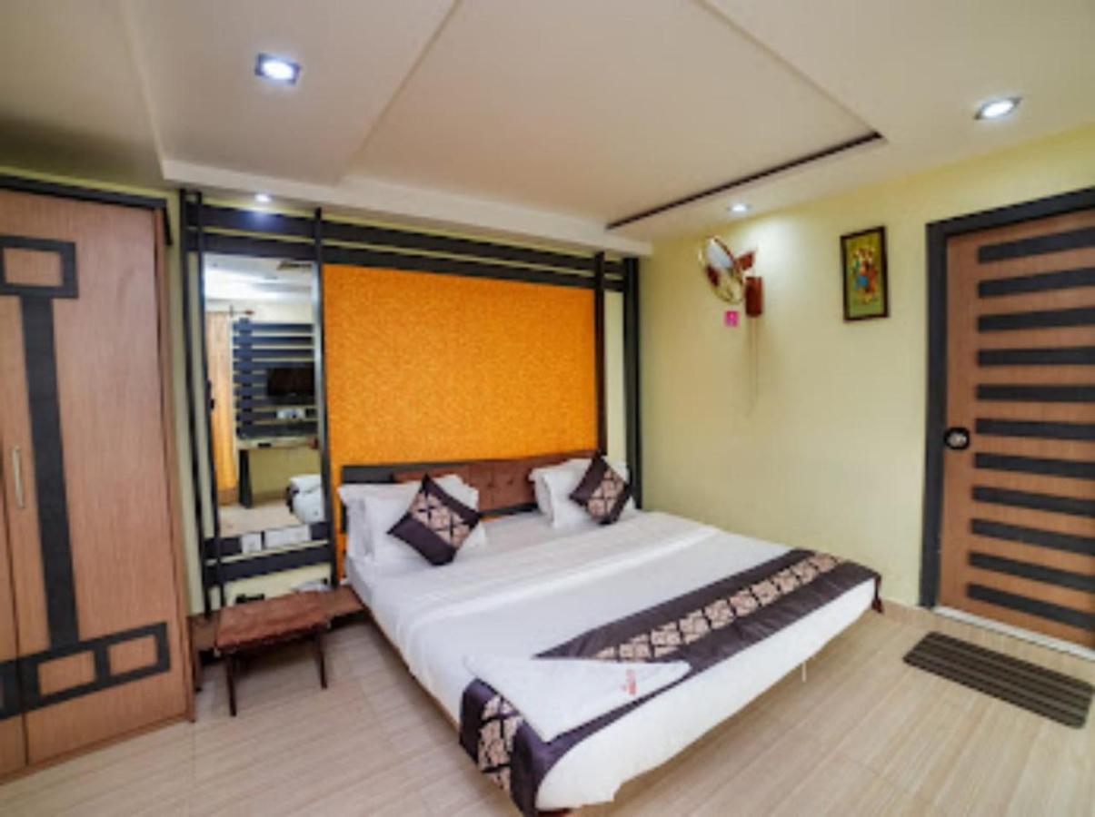 Hotel Amarjeet 4*