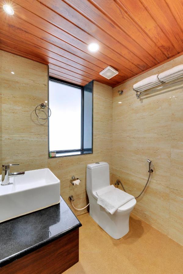 Hotel Sumitel Vista 800m From Mall Road
