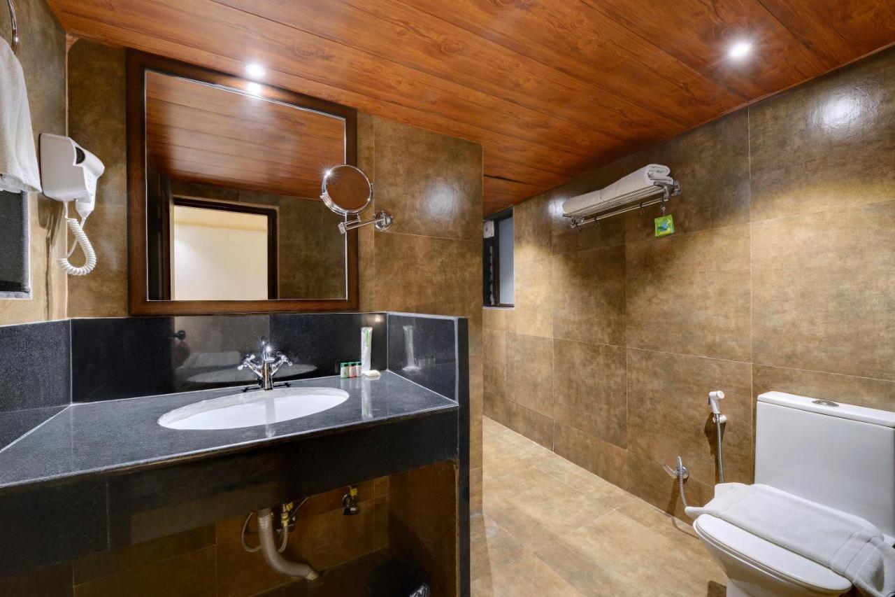 Hotel Sumitel Vista 800m From Mall Road