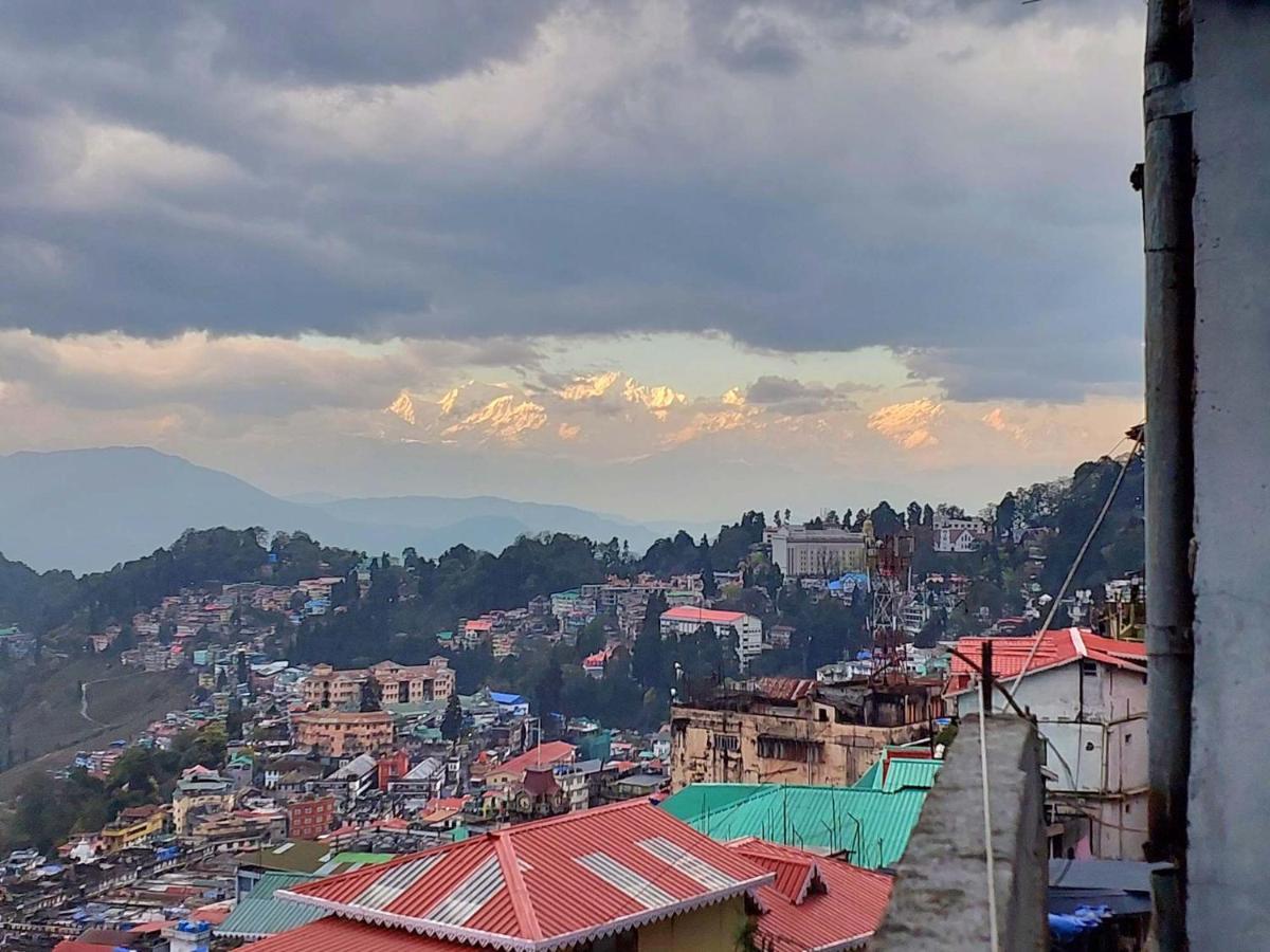 Crown * Darjeeling (West Bengal)