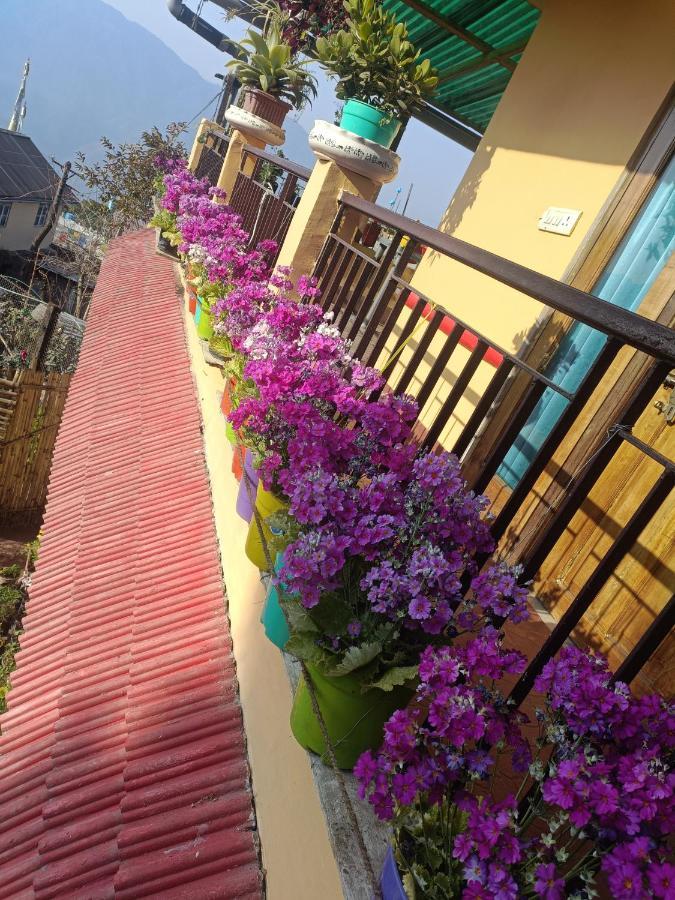 Lama Atithi Dev Bhawa * Darjeeling (West Bengal)