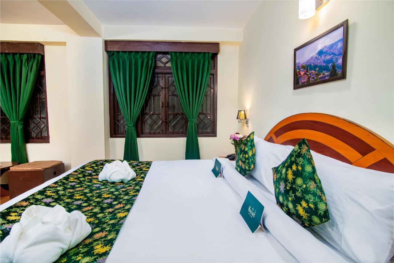 Hotel Muscatel Bhumsang - 200 Mts From Mall Road Darjeeling (West Bengal)