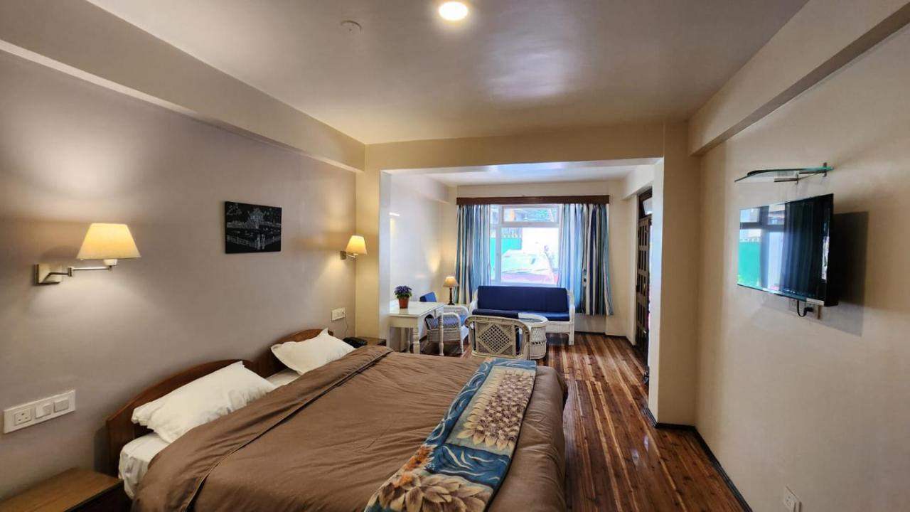 Ivanhoe Hotel 3*