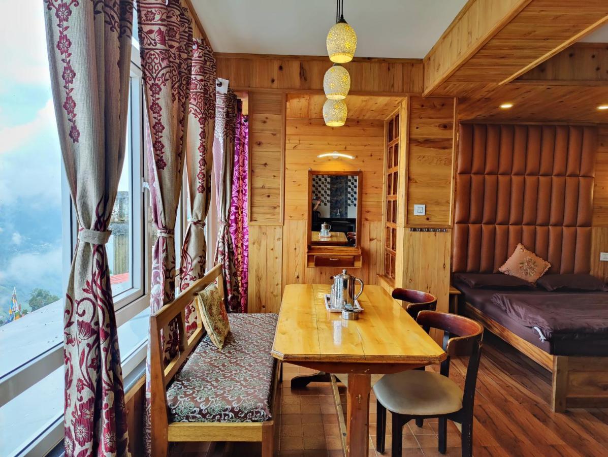 Hotel Golden Orchid 5*