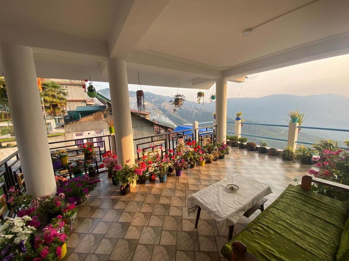 Valley View Homestay *