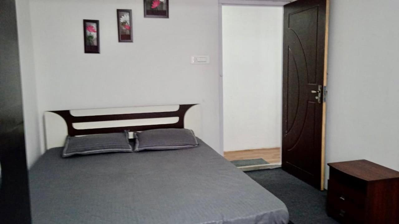 Apartment Rounak *