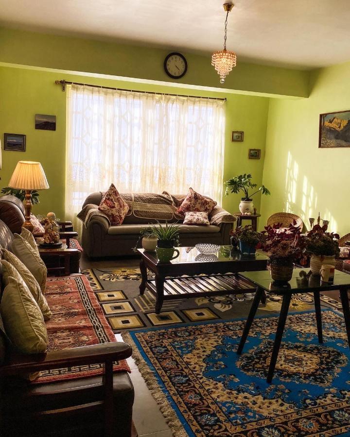 Syangden Villa, Nagbeli *