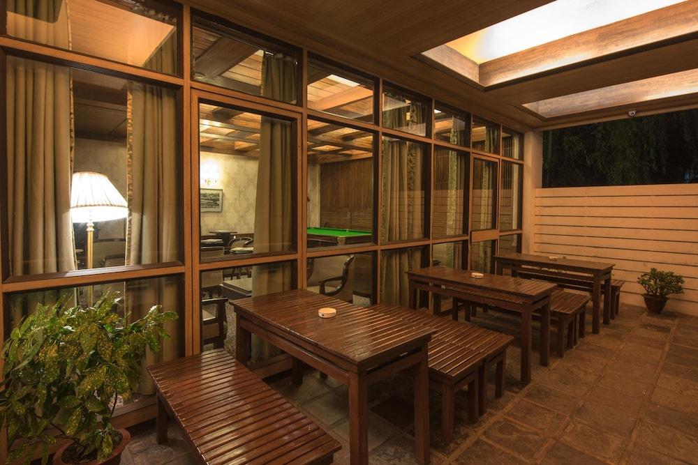 Sinclairs Darjeeling Hotel