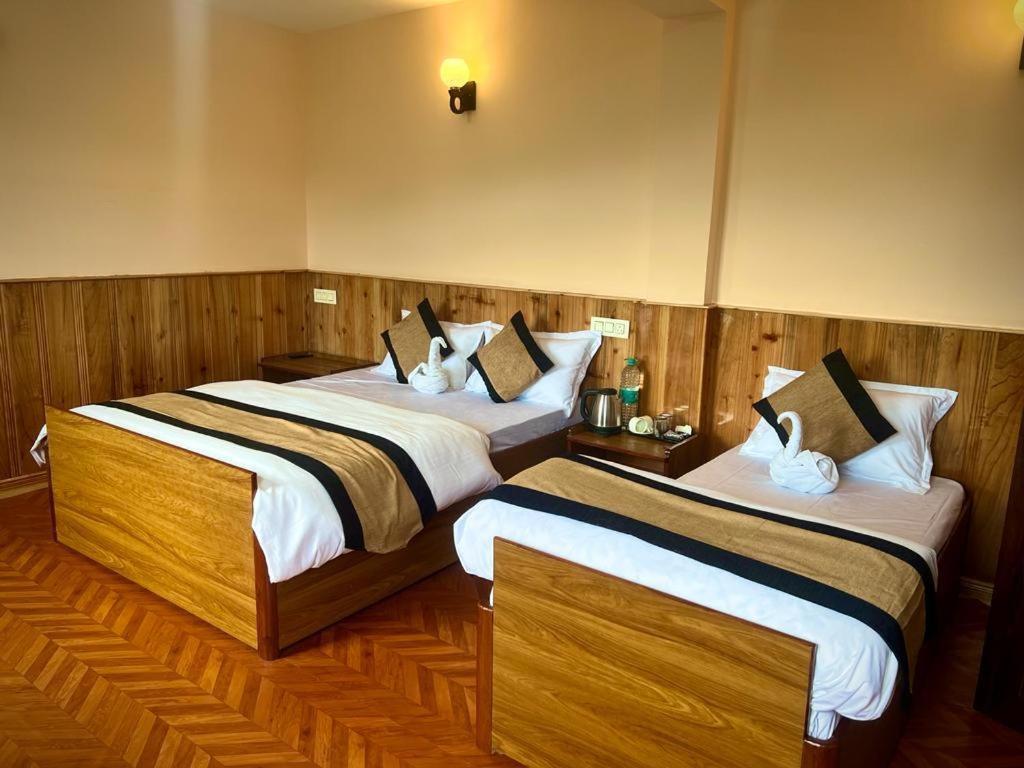 Om Residency Hotel *