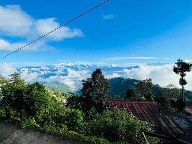 The Village Den , Darjeeling Bed & Breakfast