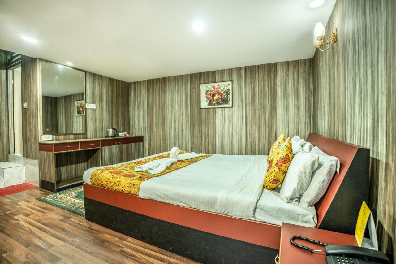 Hotel Fennel Red Rose - 500 Mts From Mall Road