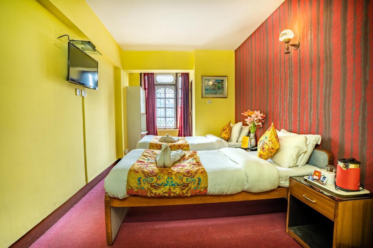 Hotel Fennel Red Rose - 500 Mts From Mall Road