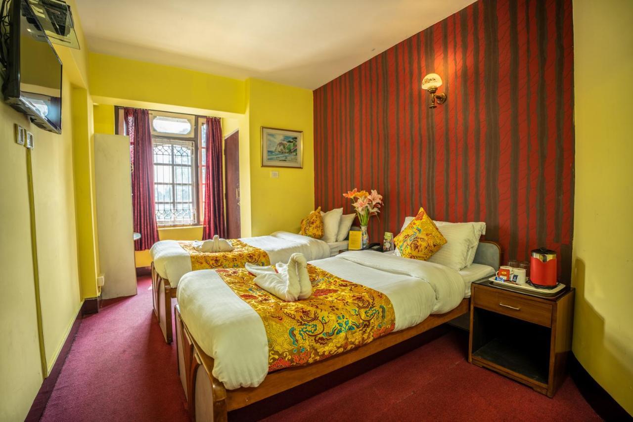 Hotel Fennel Red Rose - 500 Mts From Mall Road