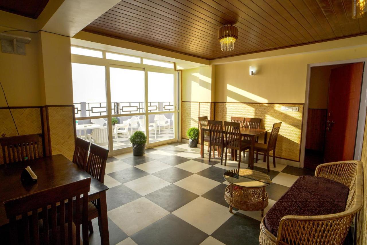 Hotel Hill Queen Near Sherpa Gumba Darjeeling Mall 5 Min Couple Friendly