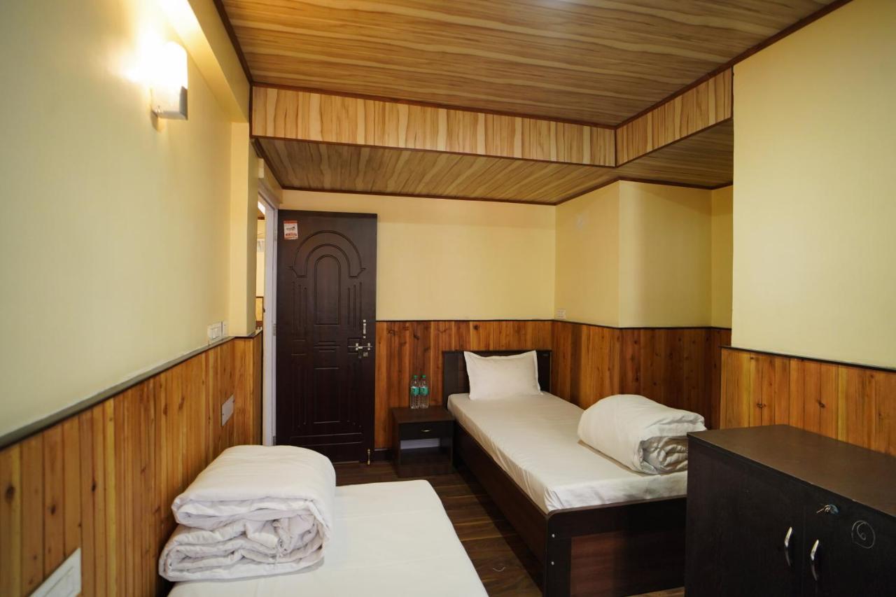 Hotel Hill Queen Near Sherpa Gumba Darjeeling Mall 5 Min Couple Friendly