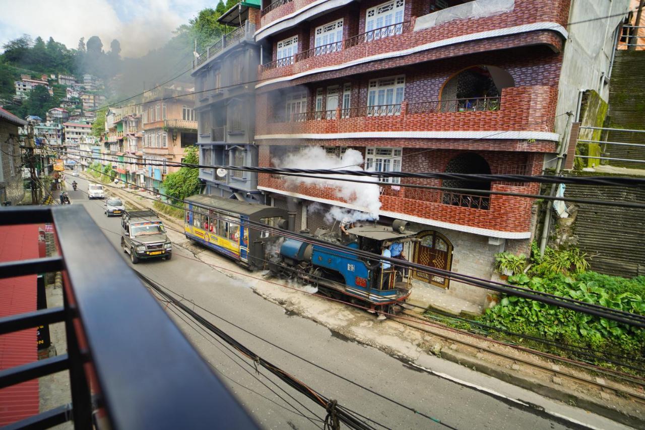 Hill Queen Near Sherpa Gumba Darjeeling Mall 5 Min Couple Friendly Hotel