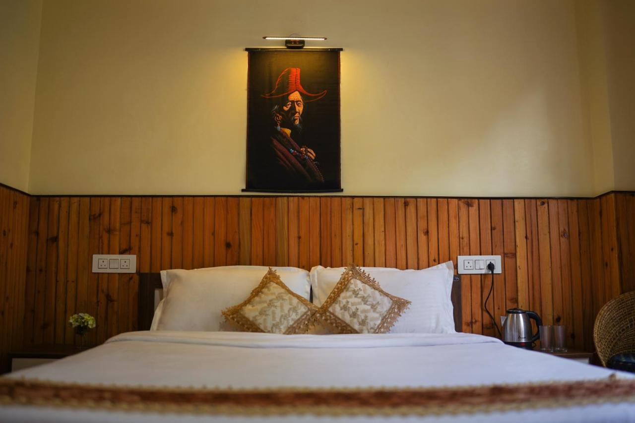 Hill Queen Near Sherpa Gumba Darjeeling Mall 5 Min Couple Friendly
