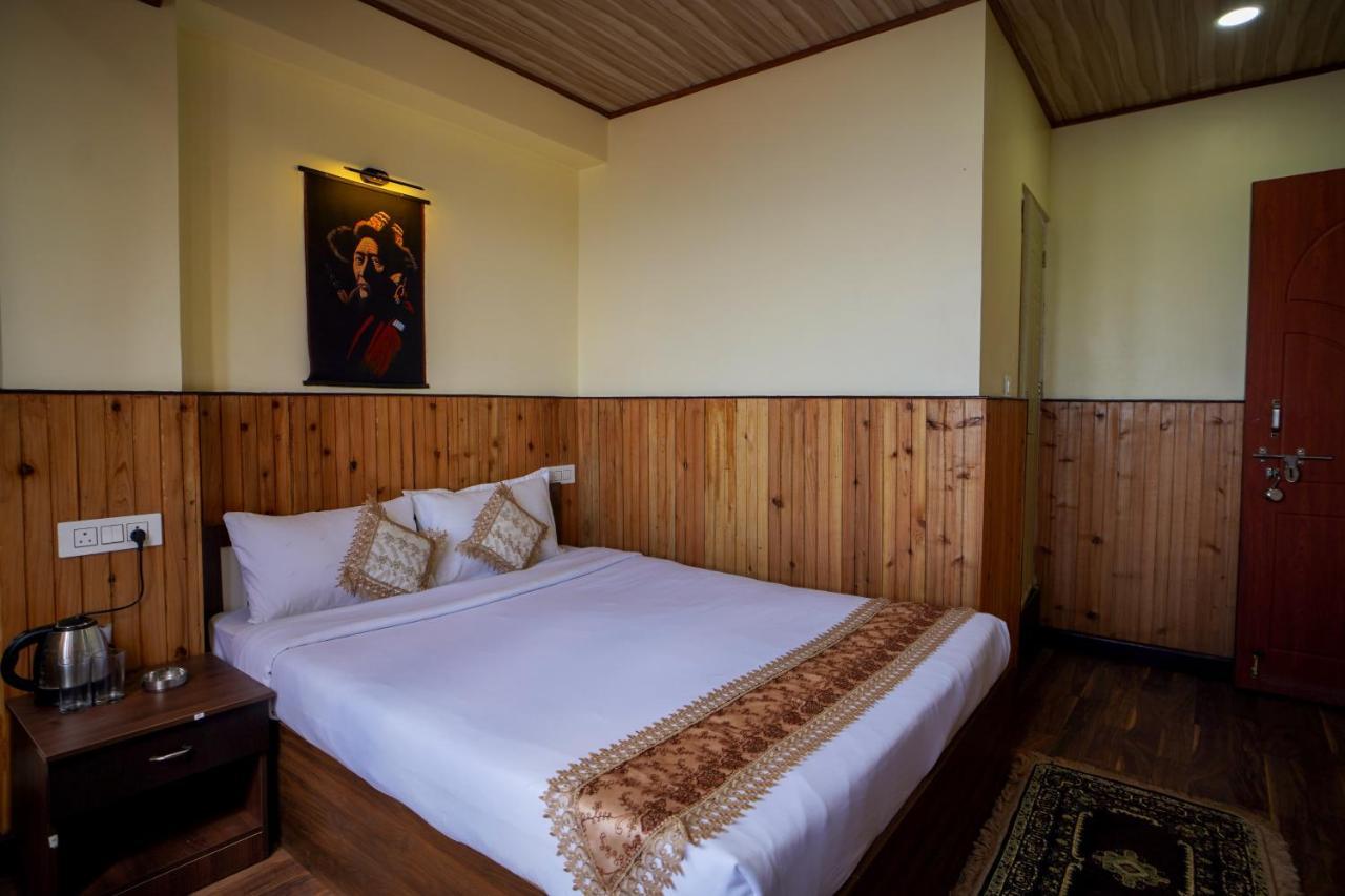 Hill Queen Near Sherpa Gumba Darjeeling Mall 5 Min Couple Friendly