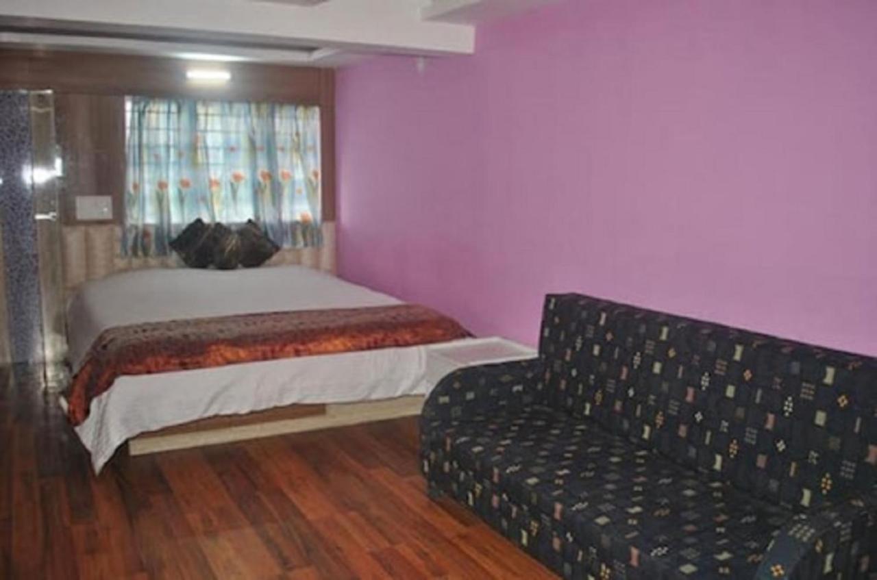 Goroomgo Broadway Mall Road Darjeeling - Best In Darjeeling 3*