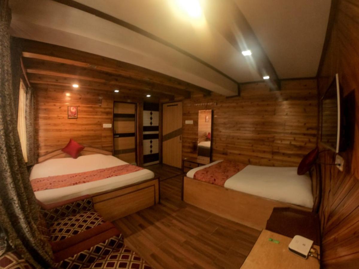 Goroomgo Broadway Mall Road Darjeeling - Best In Darjeeling Hotel Darjeeling (West Bengal)