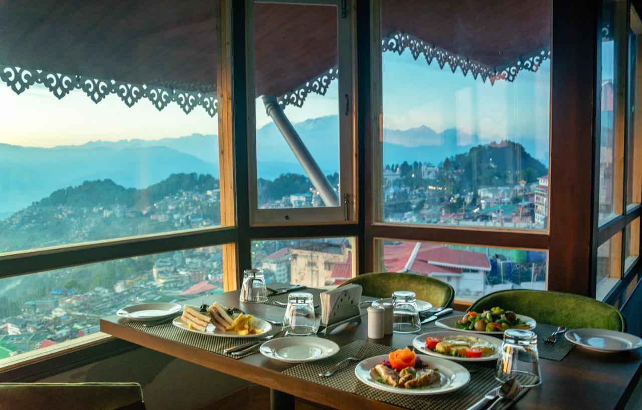 Hotel Sumitel Vista 800m From Mall Road 3*