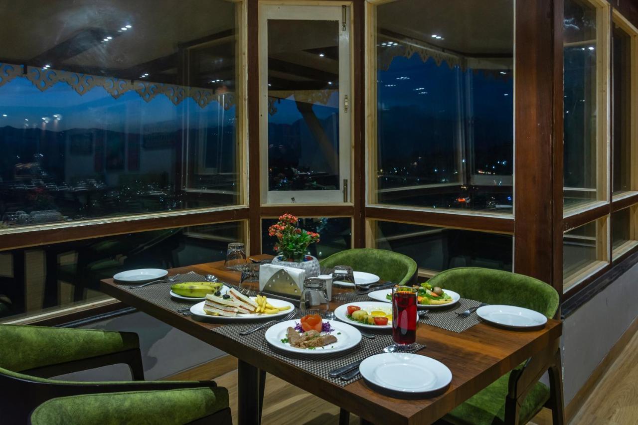 Sumitel Vista 800m From Mall Road Hotel 3*